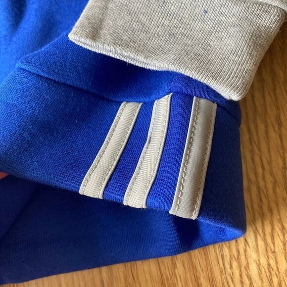Adidas Colorblock Stripe Logo Crewneck Pullover Gray Medium 10/12 - Picture 5 of 7